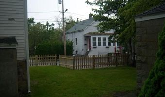 30 Simmons St, Newport, RI 02840