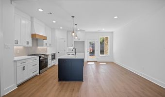 3881 Spencer Crossing Dr, Benton, AR 72019