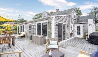 50 Cole St, Jamestown, RI 02835
