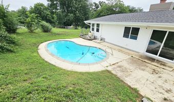 861 Oak Crst, Baxter Springs, KS 66713