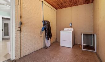 9 Willow St, Auburn, ME 04210