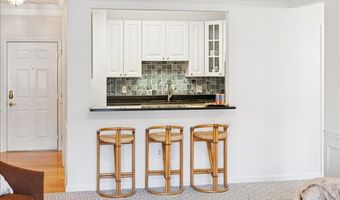 28 N De Baun Ave 208, Airmont, NY 10901