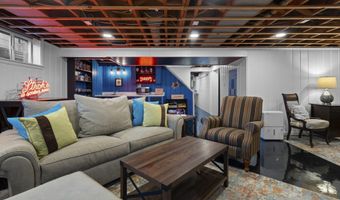 830 Redeemer Ave, Ann Arbor, MI 48103