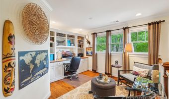 1701 Dearmon Dr, Charlotte, NC 28205