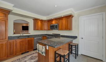 22 Fairway Dr, Ashland, NH 03217