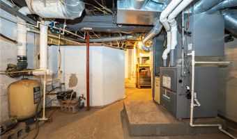 13522 North Rd, Alden, NY 14004