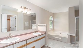 2 New Cross South S, Asheville, NC 28805
