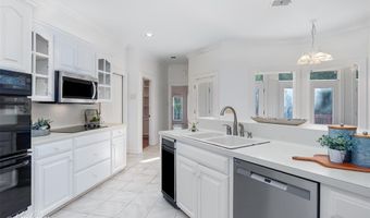 4936 Old Oak Dr, Benton, LA 71006