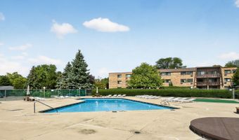 2616 N Windsor Dr 102, Arlington Heights, IL 60004