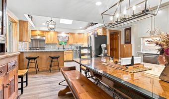226 Tourtellot Hill Rd, Glocester, RI 02814