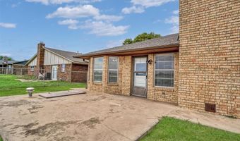 2108 Galaxy Dr, Altus, OK 73521