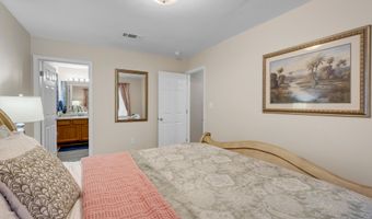 6122 E Jackson St, Bay St. Louis, MS 39520