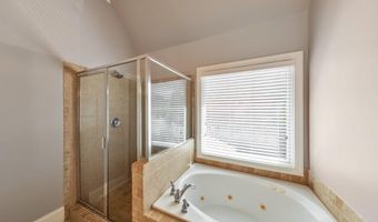 62 Applewood Ln, Acworth, GA 30101