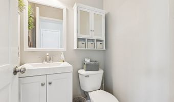 197 E Old Mill Trl, Antioch, IL 60002