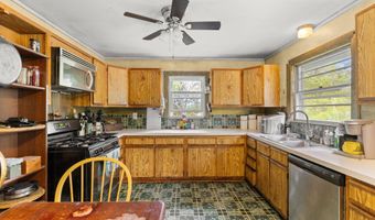 30 Trowbridge Rd, Bourne, MA 02532