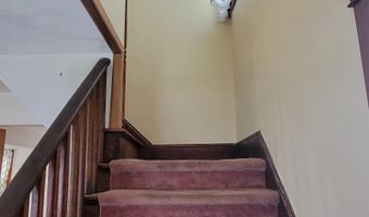 951 Gage St, Bennington, VT 05201