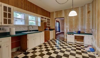 1643 Washington Ave, Baxter Springs, KS 66713