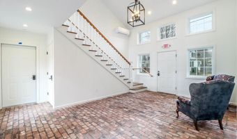 80 South St 203, Bethel, CT 06801