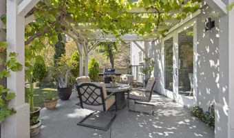 1915 Hazel Nut Ct, Agoura Hills, CA 91301