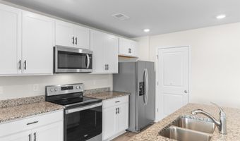 561 Woodland Farms Cir, Aynor, SC 29511