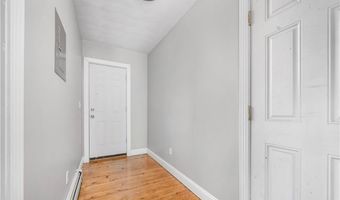 35 Central St, Lincoln, RI 02838