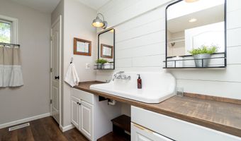 126 Narrow Shore Rd, Aydlett, NC 27916