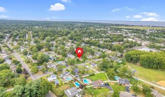 9 Brentwood Ter, Middletown, NJ 07748
