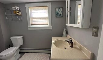 68 Park St, Belfast, ME 04915