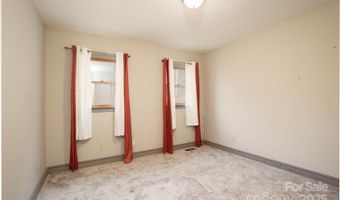 400 Three Dog Mountain Rd, Bakersville, NC 28705