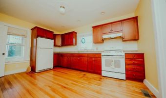 47 7th St, Bangor, ME 04401