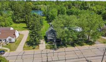 338 N Main St, Amherst, WI 54406