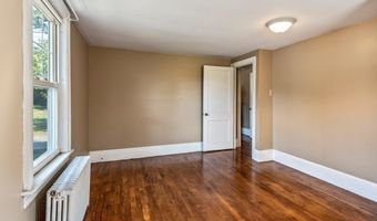 89 Elm St, Blackstone, MA 01504