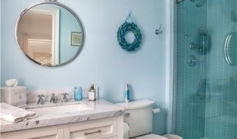 53 Stanton Ave, Narragansett, RI 02882