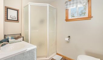 535 Hayes Ave, Alma, MI 48801