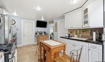 181 Phelps Ave, Bergenfield, NJ 07621