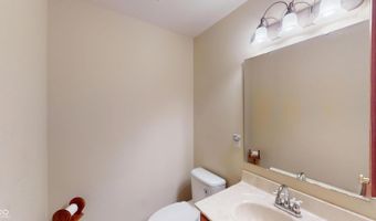 7427 Oak Knoll Dr, Indianapolis, IN 46217