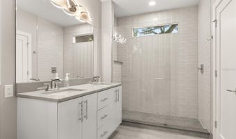 808 EDGEWATER Dr, Orlando, FL 32804