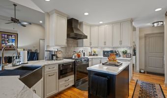 330 War Emblem Dr, Boiling Springs, SC 29316