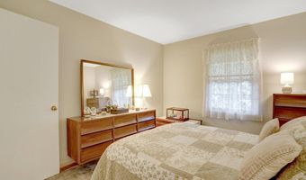 8422 GEORGIAN Way, Annandale, VA 22003