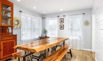 11 Pequot Ln, Hopkinton, RI 02804