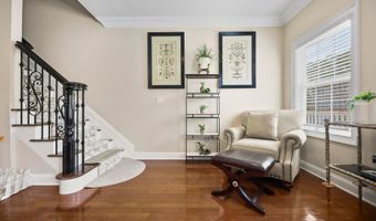 14 White Oak Ln, Aberdeen, NJ 07747
