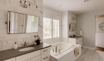 6885 S Robertsdale Way, Aurora, CO 80016