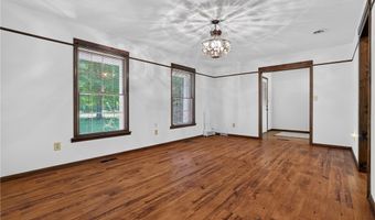 12757 Chamberlain Rd, Aurora, OH 44202