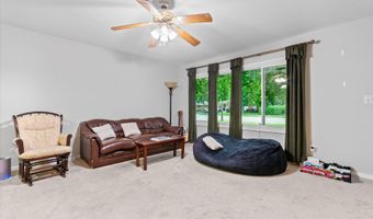 1015 N Maple Rd, Ann Arbor, MI 48103