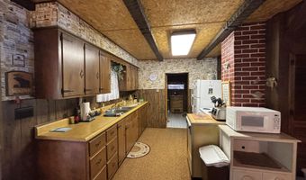 4 N Shore Rd, Abbot, ME 04406
