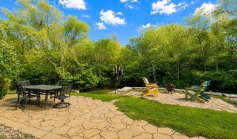 4114 Cochrane Pkwy, Ames, IA 50014