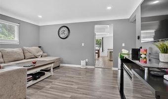 426 N Main St, Almont, MI 48003