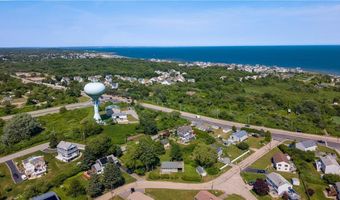 17 Saltaire Ave, Narragansett, RI 02882