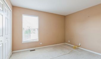 7 Lake Plumleigh Ct, Algonquin, IL 60102