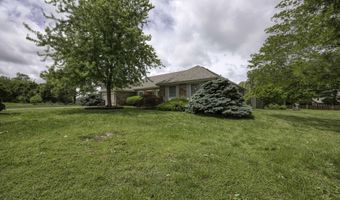 1625 Jay Ct, Aurora, MO 65605